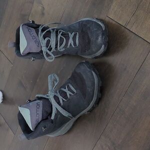 Salomon outline mid hiking boots, gore-tex